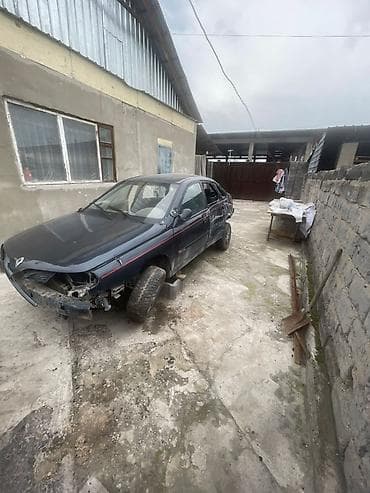 рено renault: Renault Laguna: 1995 г., Ручные, Бензин, Седан — 1