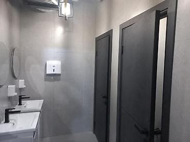 Коммерческая недвижимость: Аренда офисов, 90 м², В бизнес центре, 1 линия — 8