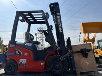 продажа комбайнов нива эффект в бишкеке цена: Погрузчик, 2024 г., Колесный, Вилочный — 2