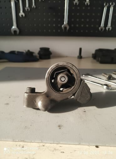 Подушка мотора Toyota 2000 г., Б/у, Оригинал, Япония