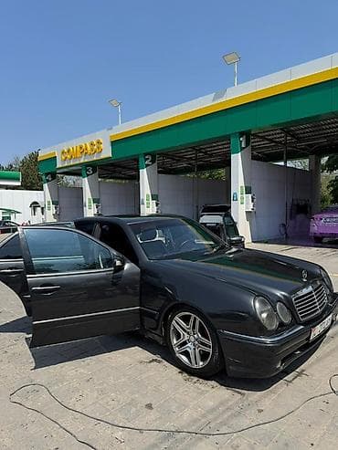 бид е2: Mercedes-Benz E-Class: 2002 г., 3.2 л, Автомат, Бензин, Седан — 4