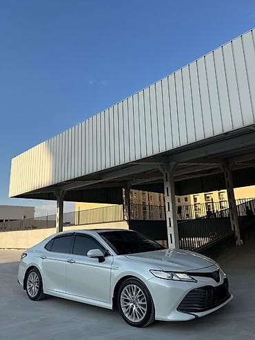 Toyota Camry: 2017 г., 2.5 л, Вариатор, Гибрид, Седан — 6