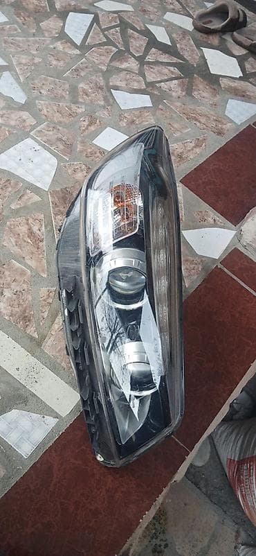 m filters: Комплект передних фар Kia 2019 г., Б/у, Корея — 2