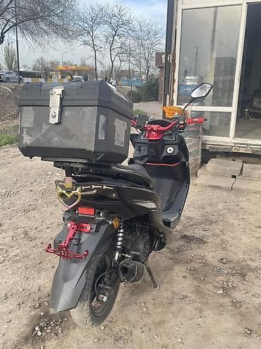 скутер вод: Макси-скутер 150 куб. см, Бензин, Б/у — 4