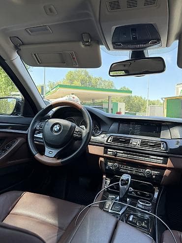 Транспорт: BMW 5 series: 2012 г., 3 л, Автомат, Бензин, Седан — 6