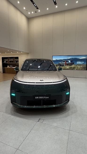 Lixiang L9: 2026 г., 1.5 л, Автомат, Гибрид, Внедорожник at lalafo.kg Lixiang L9: 2026 г., 1.5 л, Автомат, Гибрид, Внедорожник