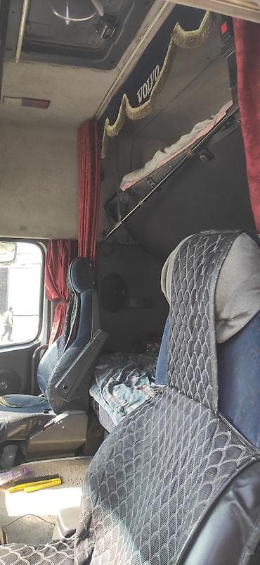 volvo volvo: Тягач, Volvo, Тентованный — 3