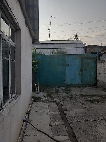 домики с бассейном: Дом с участком. Два уровня: первый этаж из кирпича/шлакоблока — 4