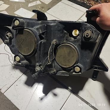 Автозапчасти: Комплект передних фар Toyota 2010 г., Б/у, Оригинал, США — 5