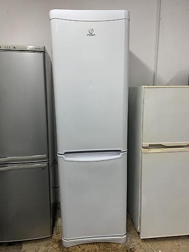 Холодильник Indesit, Б/у, Двухкамерный, De frost (капельный), 60 * 195 * 60