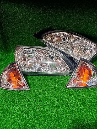 Комплект передних фар Toyota Новый