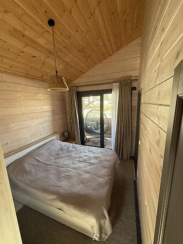 номера на иссыкуле: Коттедж, Карагай 1/11 Бостери, Детская площадка, Парковка, стоянка, Охраняемая территория — 10