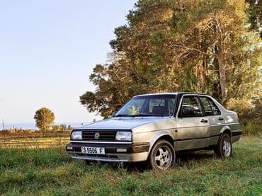 Volkswagen Jetta: 1991 г., 1.8 л, Механика, Бензиновая, Седан