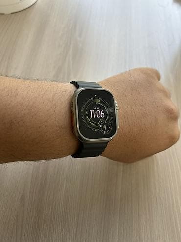 сколько стоит xs: Apple Watch Ultra (49 мм), титановый корпус, чёрный ремешок Ocean — 1