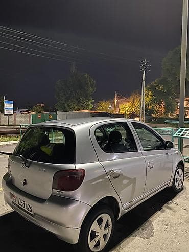 platz vitz: Toyota Yaris: 2001 г., 1.3 л, Механика, Бензин, Хэтчбэк — 4