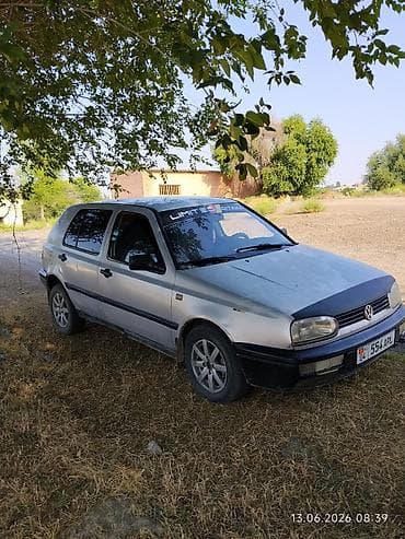 Volkswagen Golf: 1993 г., 1.8 л, Механика, Бензин, Хэтчбэк