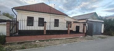 дом карпинка: Продаётся частный дом. - Один этаж, кирпичный фасад, металлическая — 4