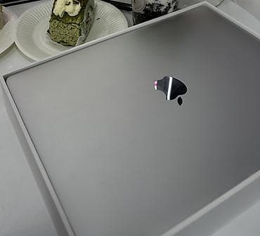 Ноутбук Apple MacBook (серебристый/space gray) в оригинальной коробке