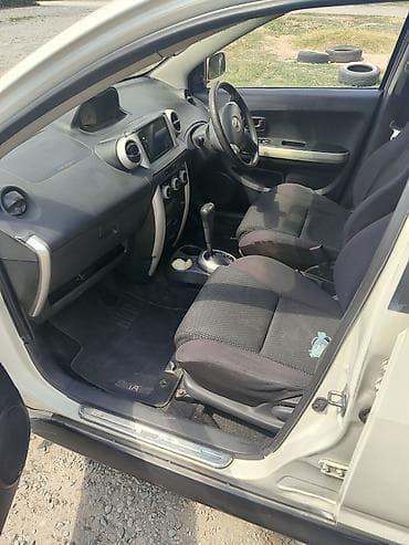 бюджетные авто: Toyota Ist: 2003 г., 1.3 л, Автомат, Бензин, Хэтчбэк — 6