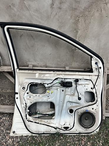 a2 group: Передняя левая дверь в сборе для Toyota (надпись на ручке «Toyota») — 1