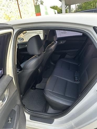 Kia Cerato: 2019 г., 1.6 л, Автомат, Бензин, Седан — 3