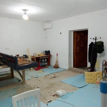 Сдается помещение 70м2 под склад или мастерскую. В районе