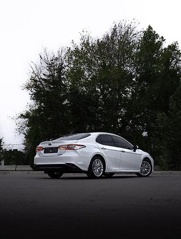 corolla 2004: Toyota Camry: 2019 г., 2.5 л, Автомат, Гибрид, Седан — 4