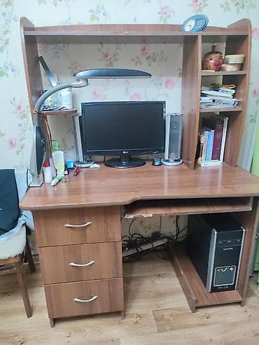 стол компьютерный с полками: Компьютерный стол, Б/у, С полками — 2