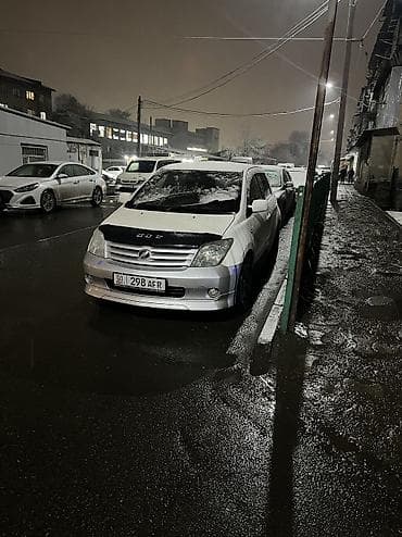 маш: Toyota Ist: 2003 г., 1.5 л, Автомат, Бензин, Хэтчбэк — 5