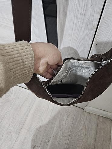 прозрачные сумки: Трендовая сумка круассан из коричневой замши - Материал: мягкая — 4