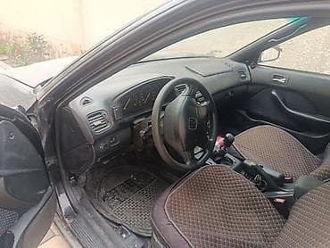 Продажа авто: Honda Accord: 1997 г., 1.8 л, Механика, Бензин, Седан — 6