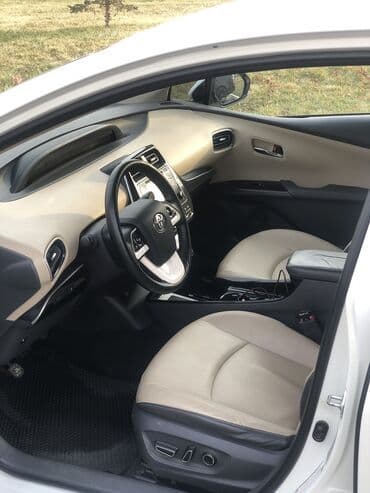 продаю авто с последующим выкупом: Toyota Prius: 2016 г., 1.8 л, Вариатор, Гибрид, Хэтчбэк — 6