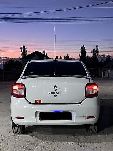 Renault Logan: 2018 г., 1.6 л, Механика, Бензин, Седан — 5
