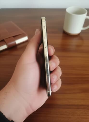 Infinix Note 40 Pro, Б/у, 256 ГБ, цвет - Зеленый, 2 SIM