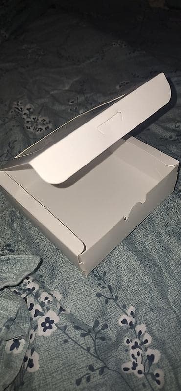 ящик: Белая картонная коробка с прозрачным окном 100шт - Материал: плотный — 3