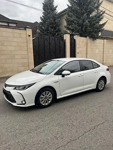 Продажа авто: Toyota Corolla: 2021 г., 1.8 л, Вариатор, Гибрид, Седан — 3