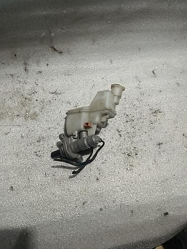 ABS: Главный тормозной цилиндр (ГТЦ) с бачком, оригинал MOBIS. Особенности — 2