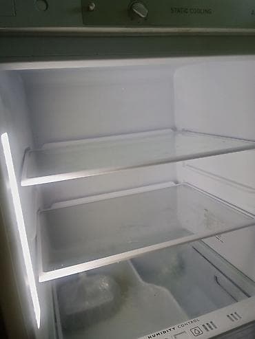 sho mi: Холодильник Biryusa, Б/у, Двухкамерный, De frost (капельный) — 4