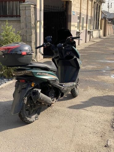 сколько стоит спортивные мотоциклы: Макси-скутер 150 куб. см, Бензин, Б/у — 2