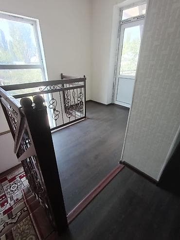 Продажа домов: Продаётся жилой дом с участком. Двухэтажный дом: - Балкон на втором — 10