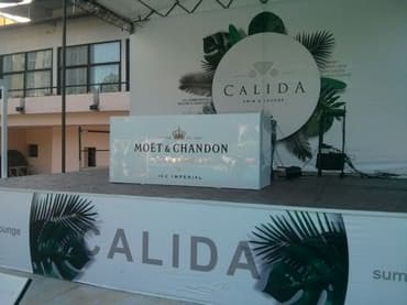 Стойка ресепшн – важнейший элемент Вашего офиса, так как на него