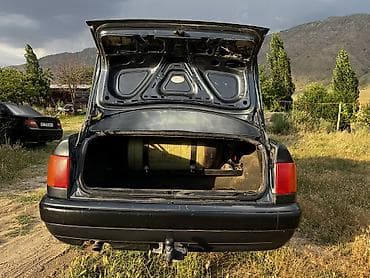 Audi 100: 1991 г., 2.3 л, Механика, Бензин, Седан — 7