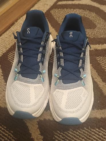 Кроссовки On Running (логотип «On») для бега и повседневной