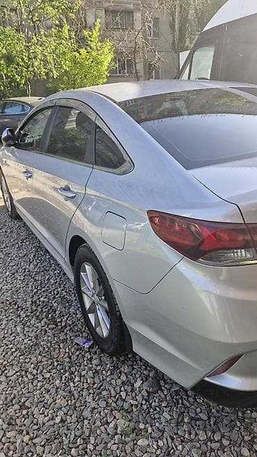 скотч с надписью: Hyundai Sonata: 2018 г., 0.2 л, Автомат, Газ, Седан — 6