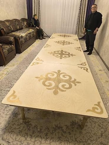 детскую кровать и письменный стол: Национальный кыргызский стол, Раскладной, Дерево — 1