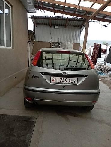 Унаа сатуу: Ford Focus: 2002 г., Кол менен иштөөчү, Бензин, Хетчбек — 2
