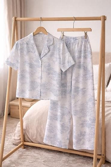 шорты длинные: Женский комплект пижамы с коротким рукавом - Состав: легкая дышащая — 1