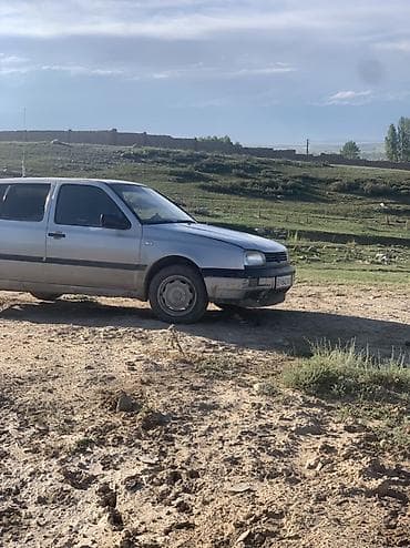 Унаа: Volkswagen Golf: 1993 г., 1.6 л, Кол менен иштөөчү, Хетчбек — 1