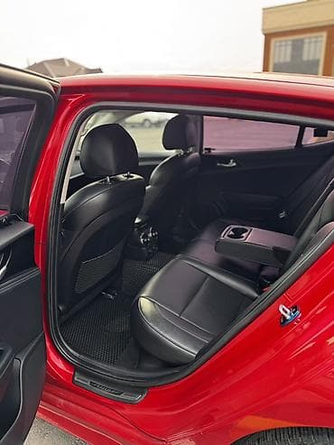 наклейки на авто: Kia Stinger: 2019 г., 2 л, Автомат, Бензин, Лифтбек — 8