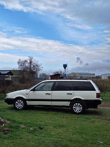Volkswagen Passat Variant: 1992 г., 1.8 л, Универсал